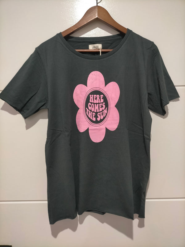 Vintage Tee ~ Here comes the Sun ~ Grey