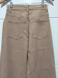 Brownstone Straight Leg Flare Jeans warm beige – flat lay close-up of back pocket detail