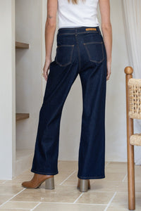 J-Lo Wide Leg Crop Jeans indigo – model back shot showing fit and tan stitching detail