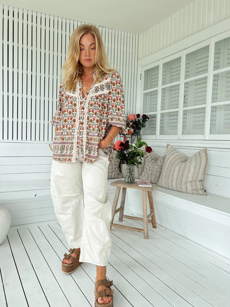 Bee Blouse Harlowe print