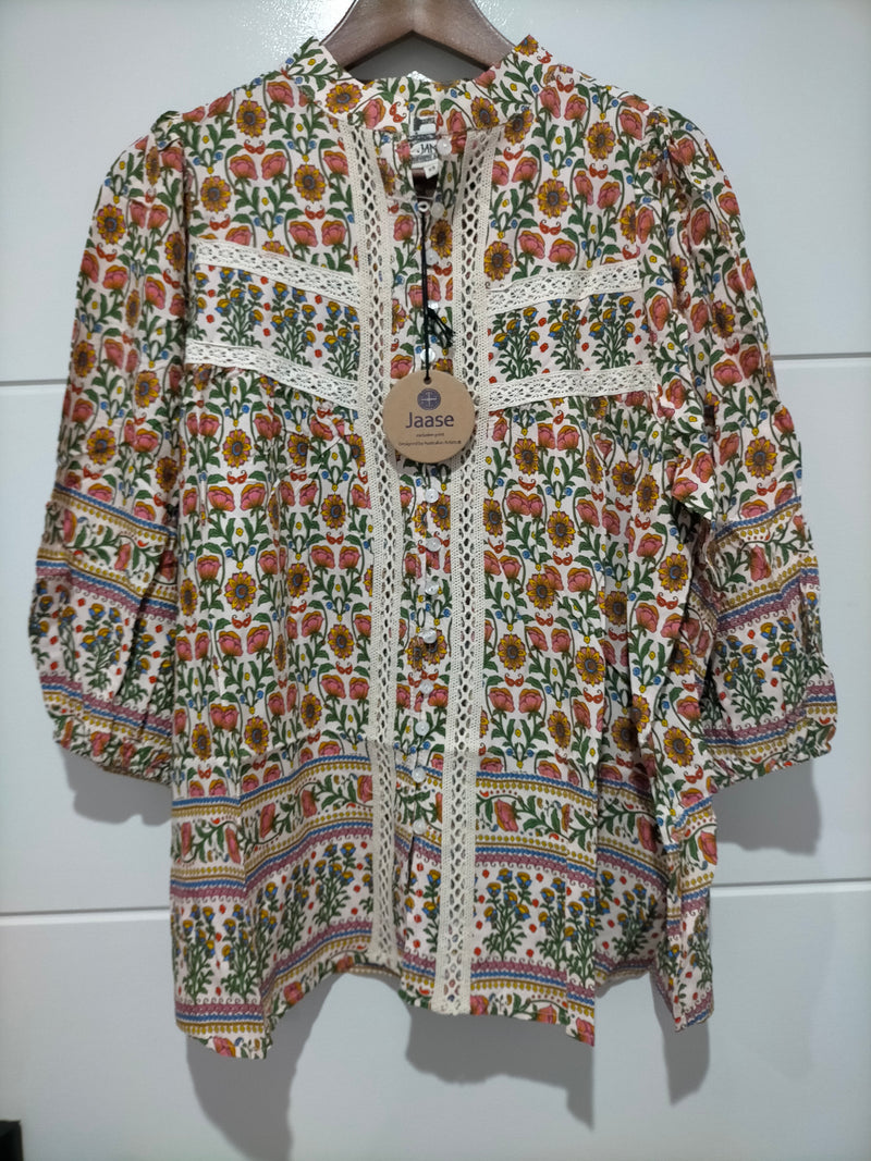 Bee Blouse Harlowe print