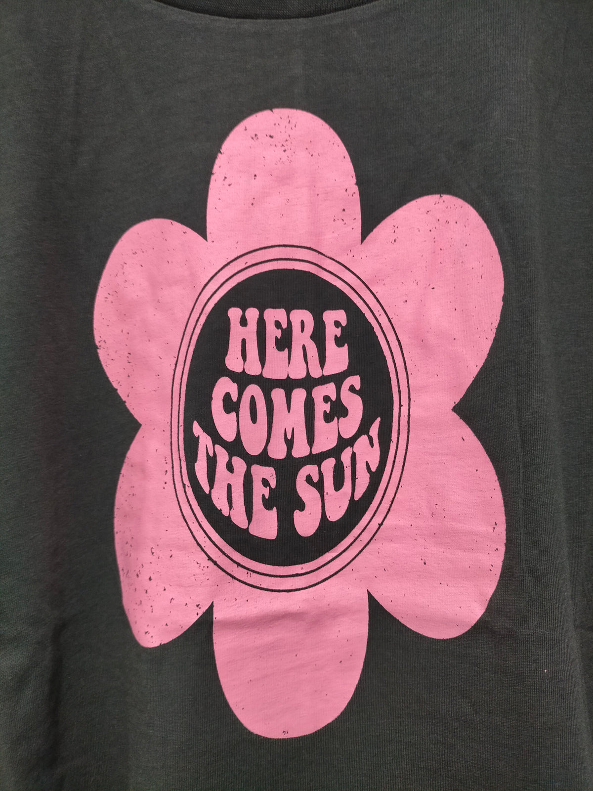Vintage Tee ~ Here comes the Sun ~ Grey