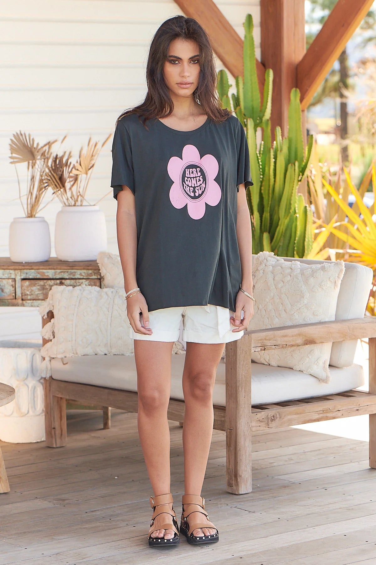 Vintage Tee ~ Here comes the Sun ~ Grey
