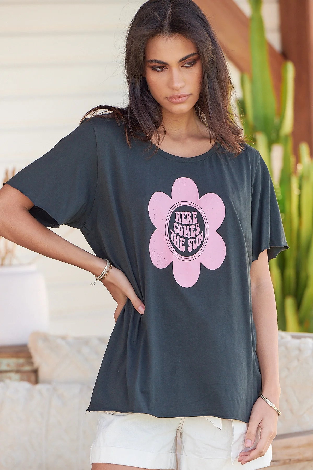 Vintage Tee ~ Here comes the Sun ~ Grey