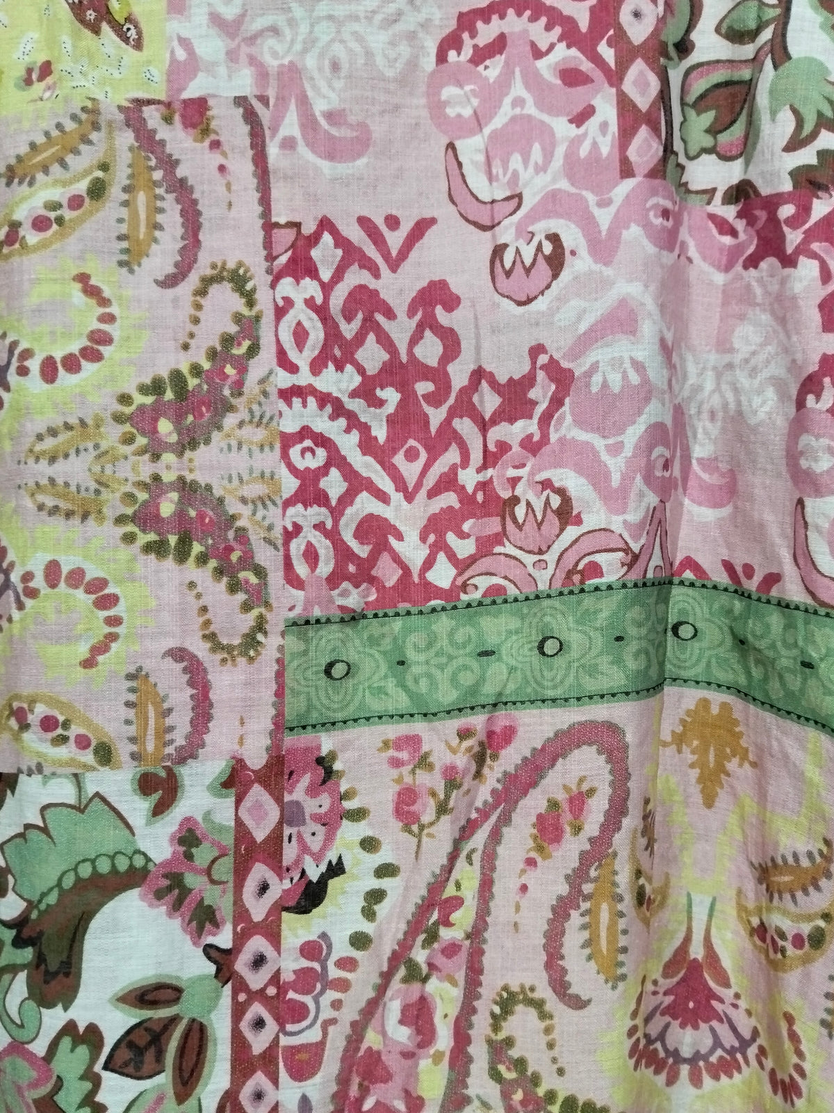 Marbella Blouse Paisley Pink print – flat lay close-up of paisley pattern