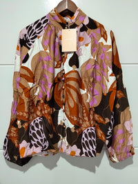 Oslo Blouse Picasso print – flat lay front view