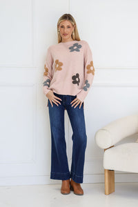 Sacha Daisy Knit Jumper blush – model front view with hands in pockets