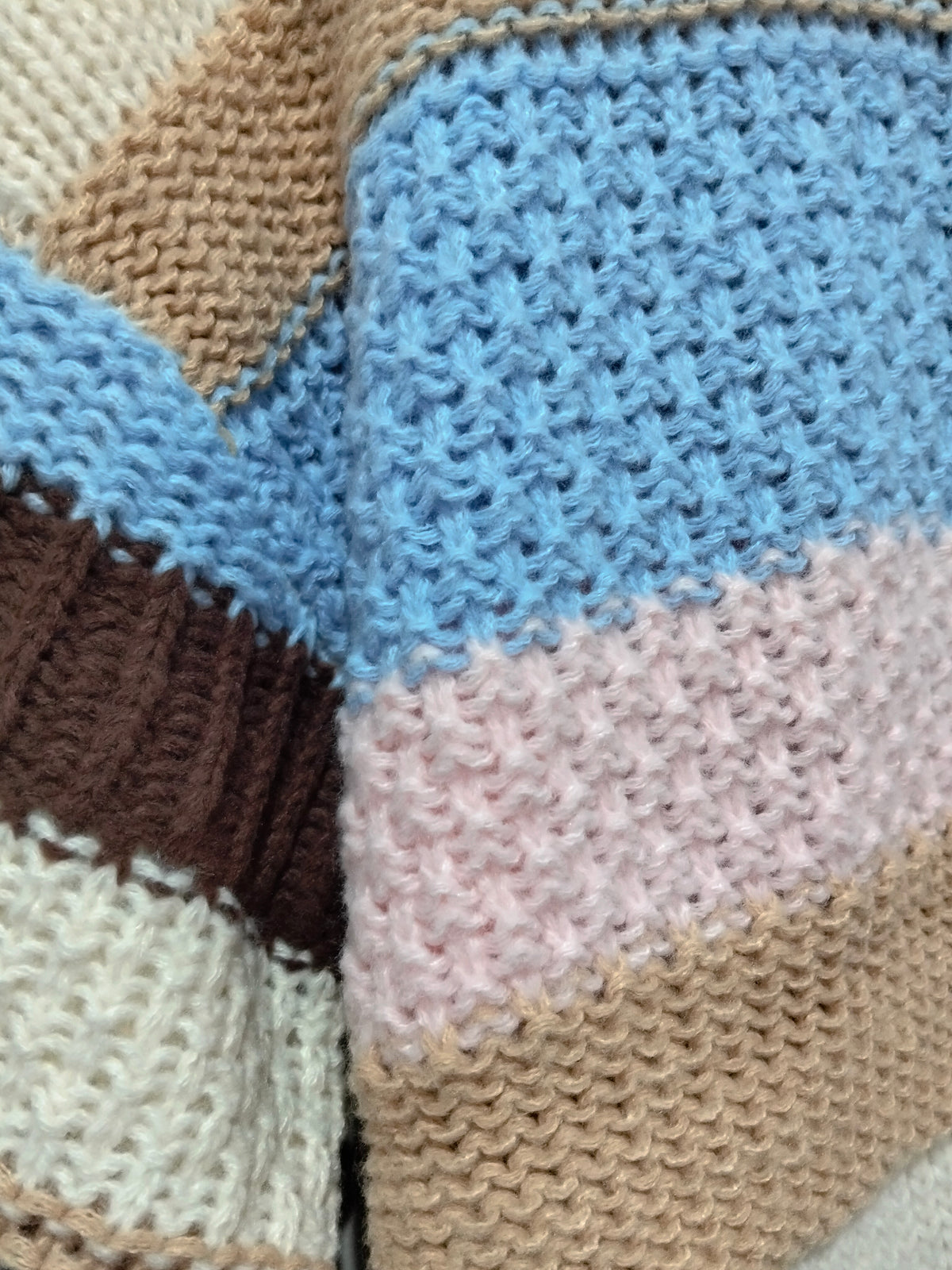 Bastille Chunky Cardi blue stripe – close-up of colour-block stripe fabric texture