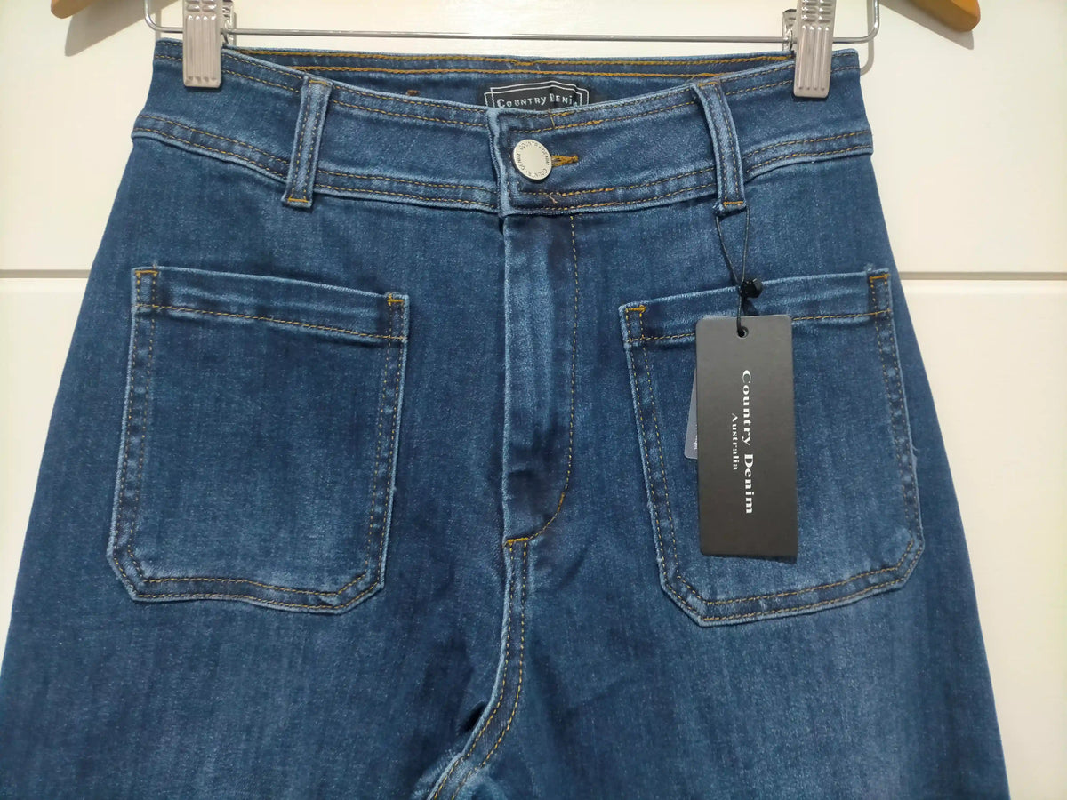 Sailor Wide Leg Pocket Jeans dark blue – flat lay close-up of front waistband and pocket detail