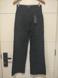 J-Lo Wide Leg Crop Jeans ~ Black