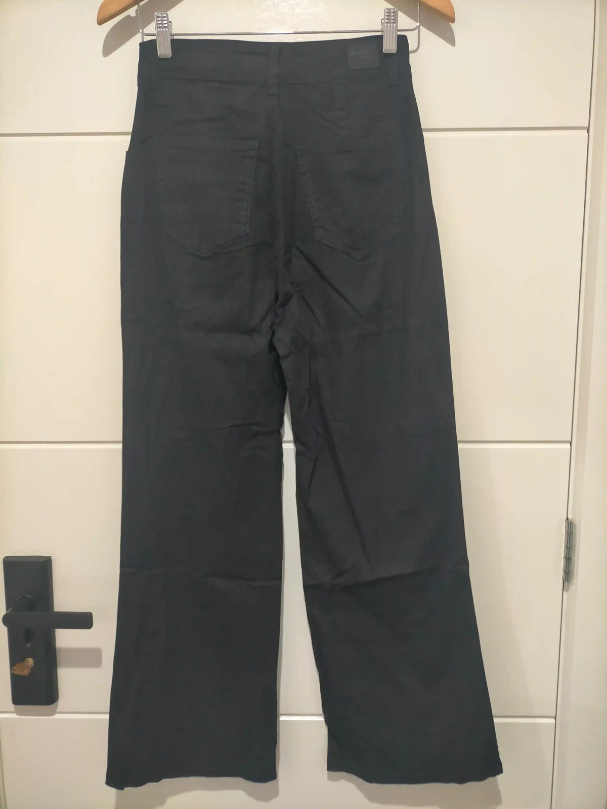 J-Lo Wide Leg Crop Jeans ~ Black