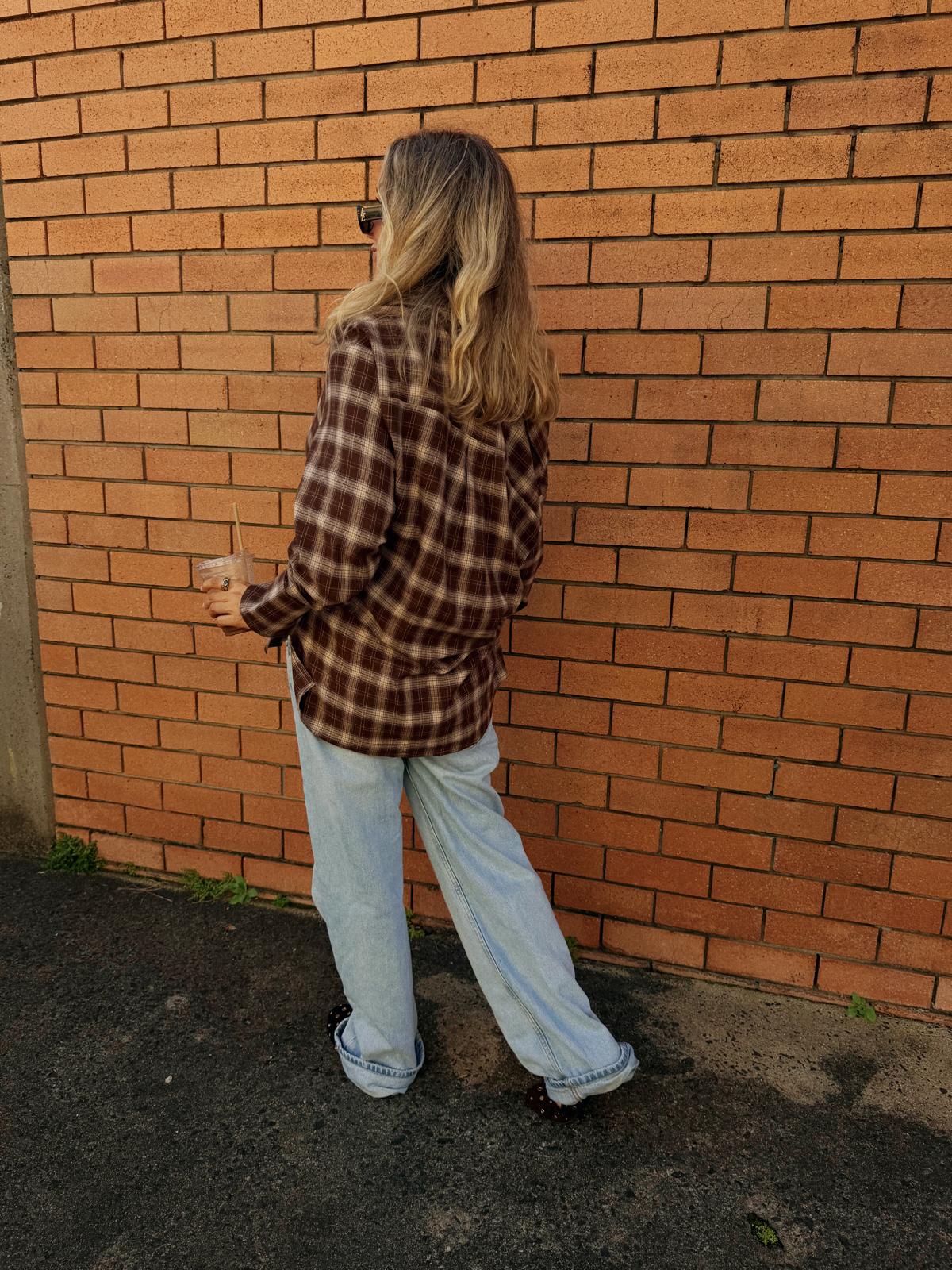Jaase Canyon Austin Flannel Shirt chocolate – back shot of shirt on model