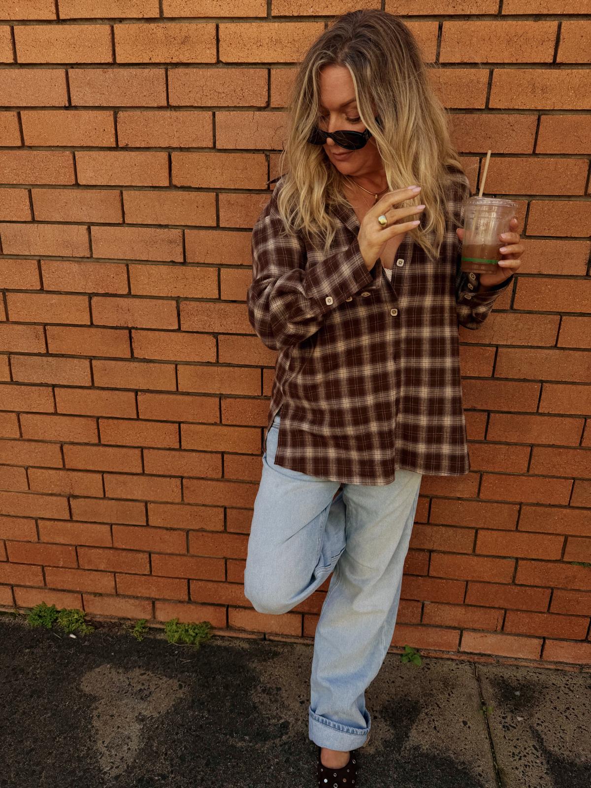 Jaase Canyon Austin Flannel Shirt chocolate – model full length shot