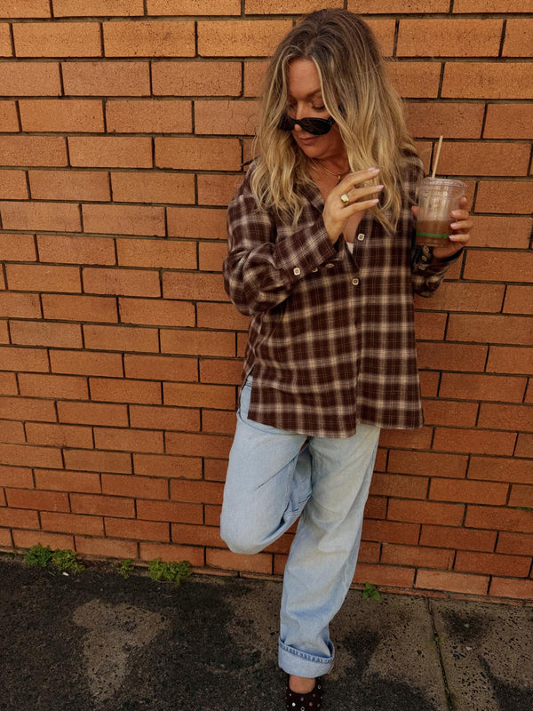 Jaase Canyon Austin Flannel Shirt chocolate – model full length shot