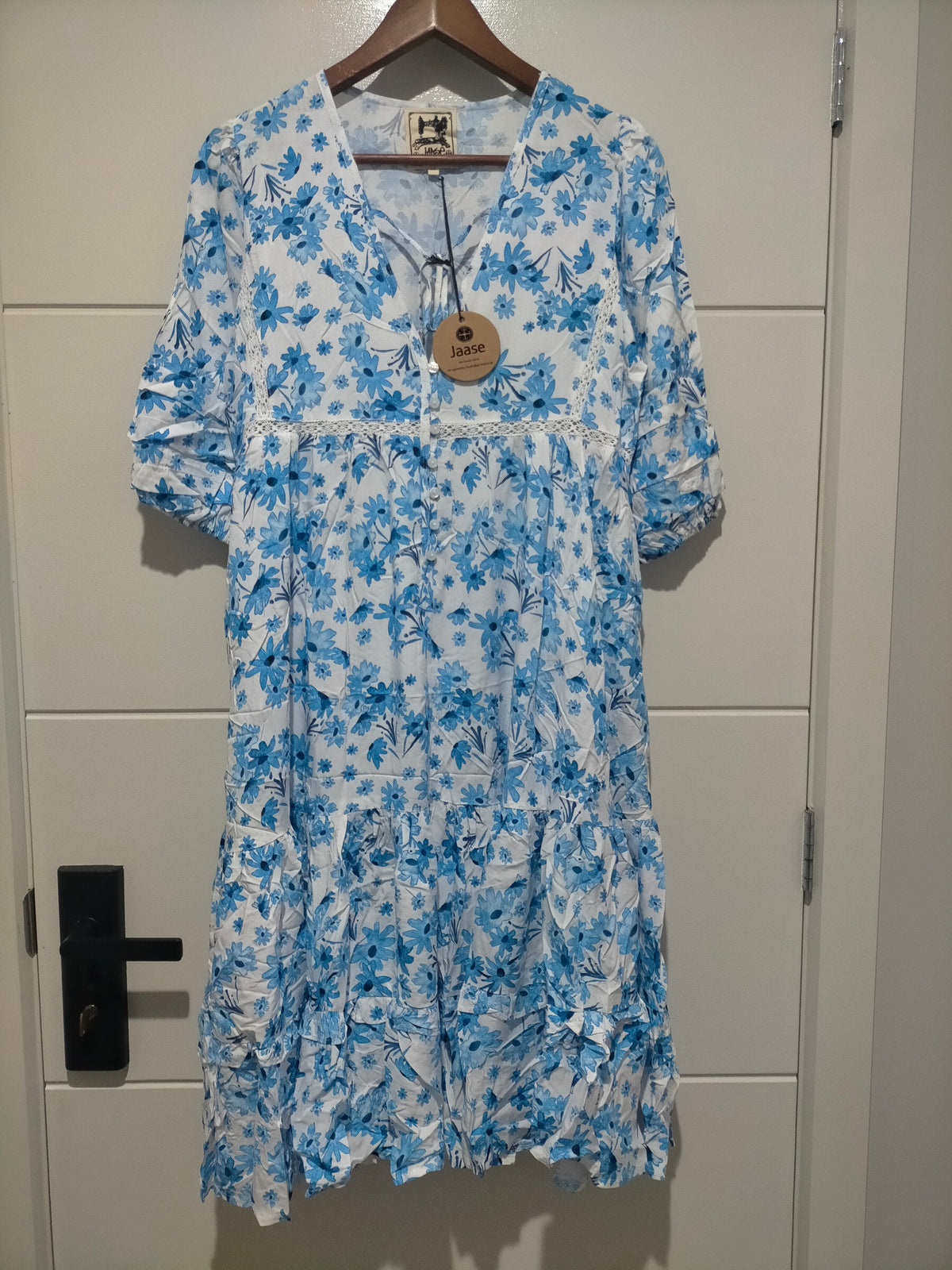 Jaase Monday Midi Dress blue prairie print – flat lay front full length