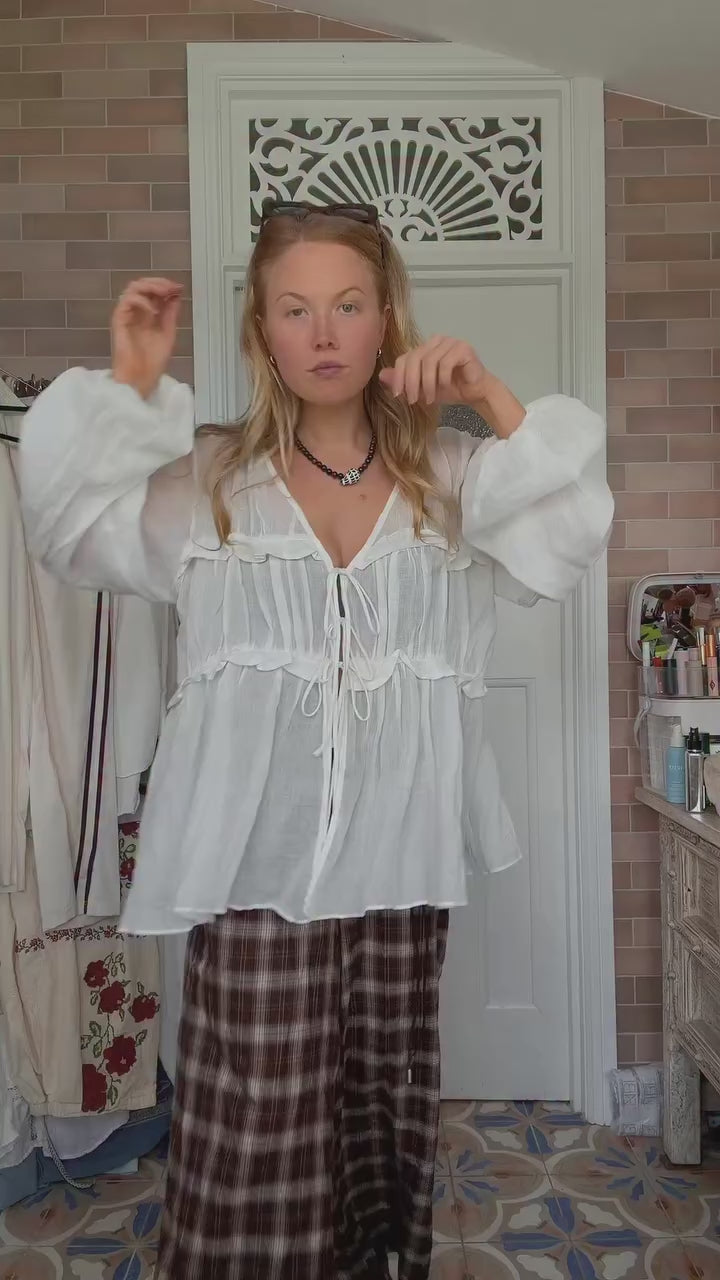 Video of Stevie Austin Flannel Pants chocolate by Jaase – fit and fabric movement