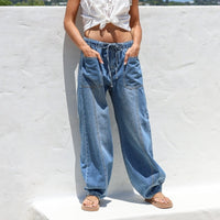 Manhattan Barrel Jeans ~ Light Wash