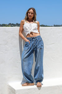 Manhattan Barrel Jeans ~ Light Wash