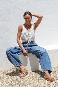 Manhattan Barrel Jeans ~ Light Wash