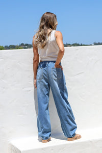 Manhattan Barrel Jeans ~ Light Wash