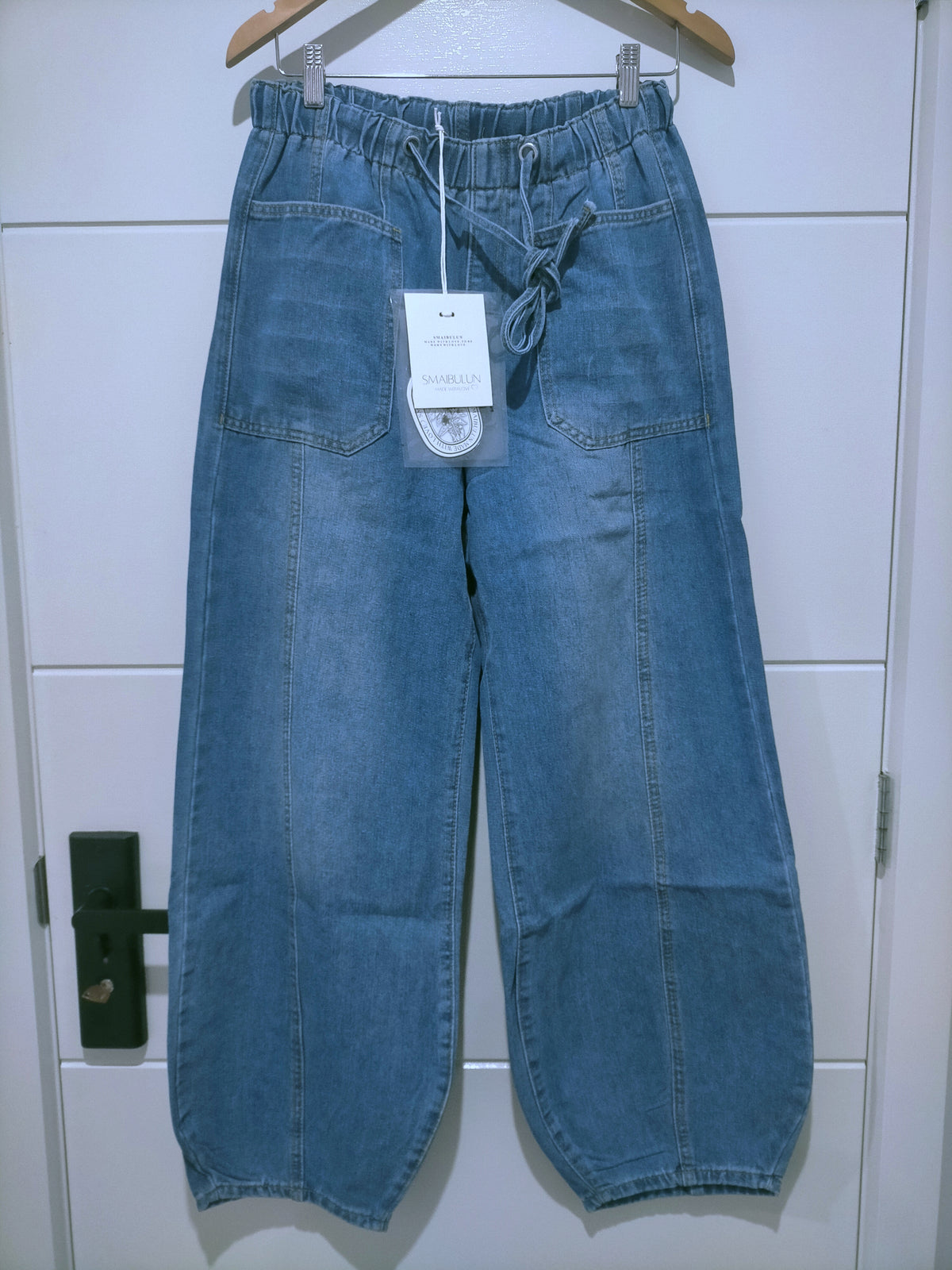 Manhattan Barrel Jeans ~ Light Wash