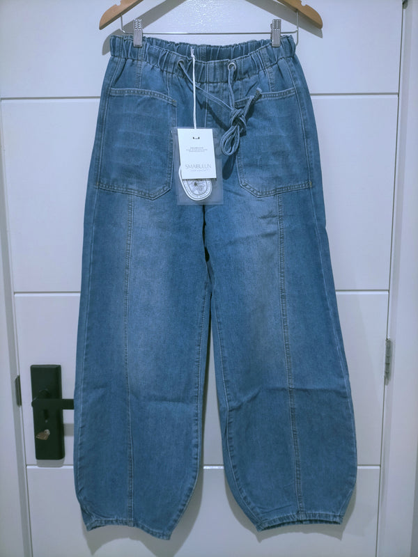 Manhattan Barrel Jeans ~ Light Wash