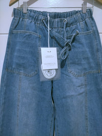 Manhattan Barrel Jeans ~ Light Wash